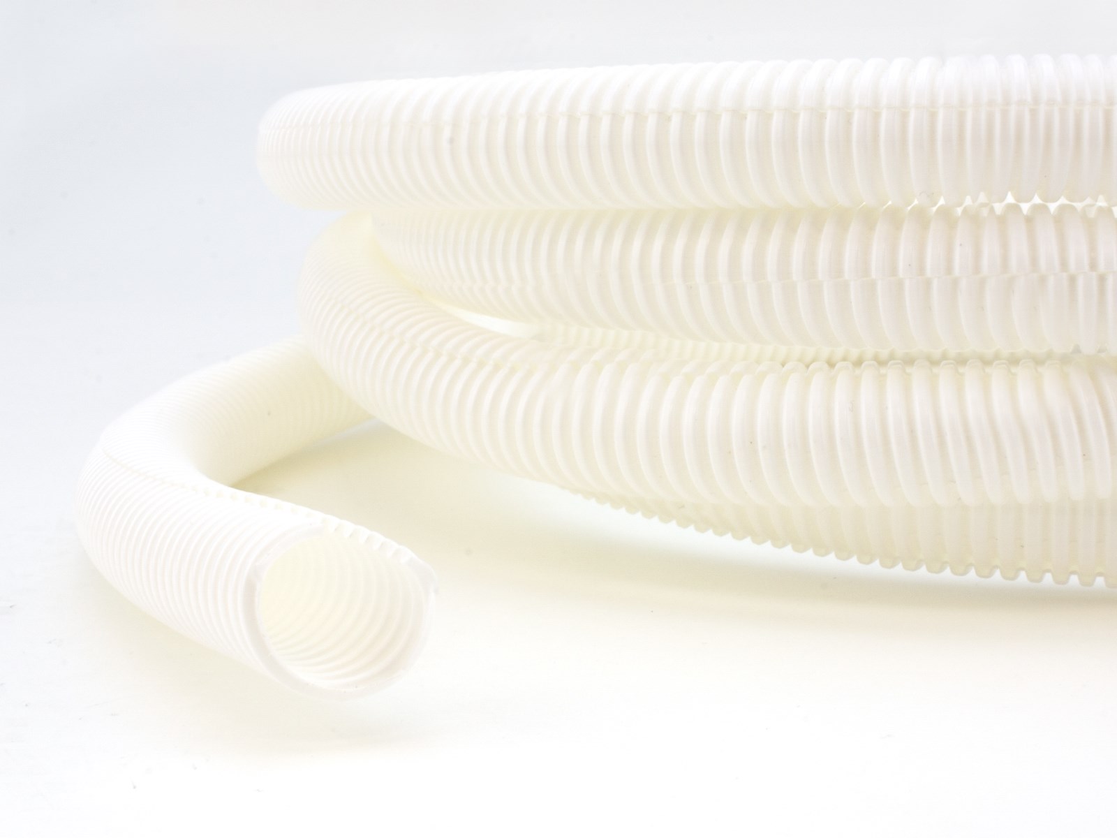 https://www.securecableties.com/content/images/thumbs/000/0002955_14-inch-white-flexible-conduit-100-foot.jpeg